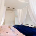 Kastel Guest house 3*