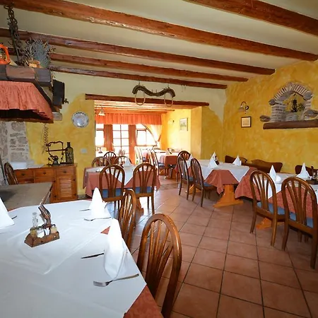 Kastel Casa de hóspedes 3*