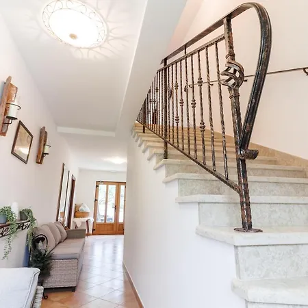 Kastel Casa de hóspedes Žbandaj