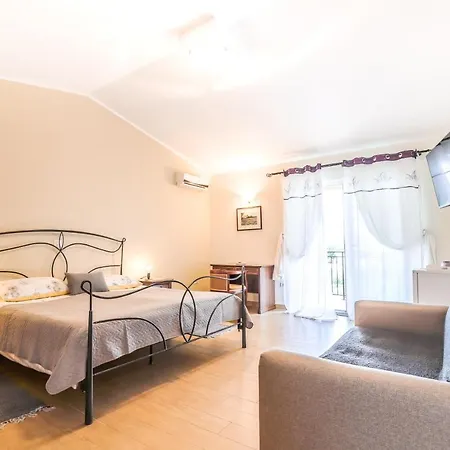 Kastel Casa de hóspedes Žbandaj