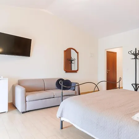 Konukevi Kastel 3*