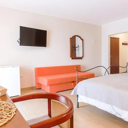 Guest house Kastel Zbandaj