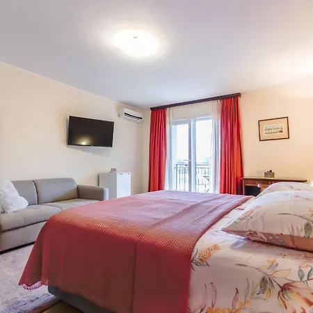 Bed&Breakfast Kaštel 4*